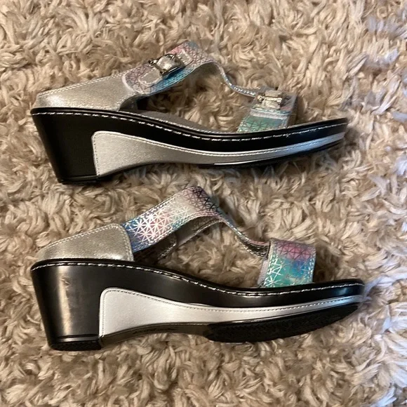 Leather Algeria by PG Lite Silver Sandals, Size  38 (size 8-8.5) - Picture 4 of 12